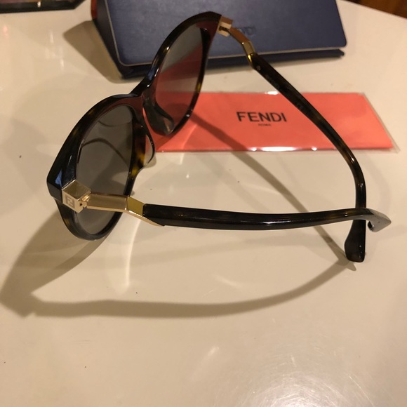 Fendi Shades/Glasses - Picture 2 of 4